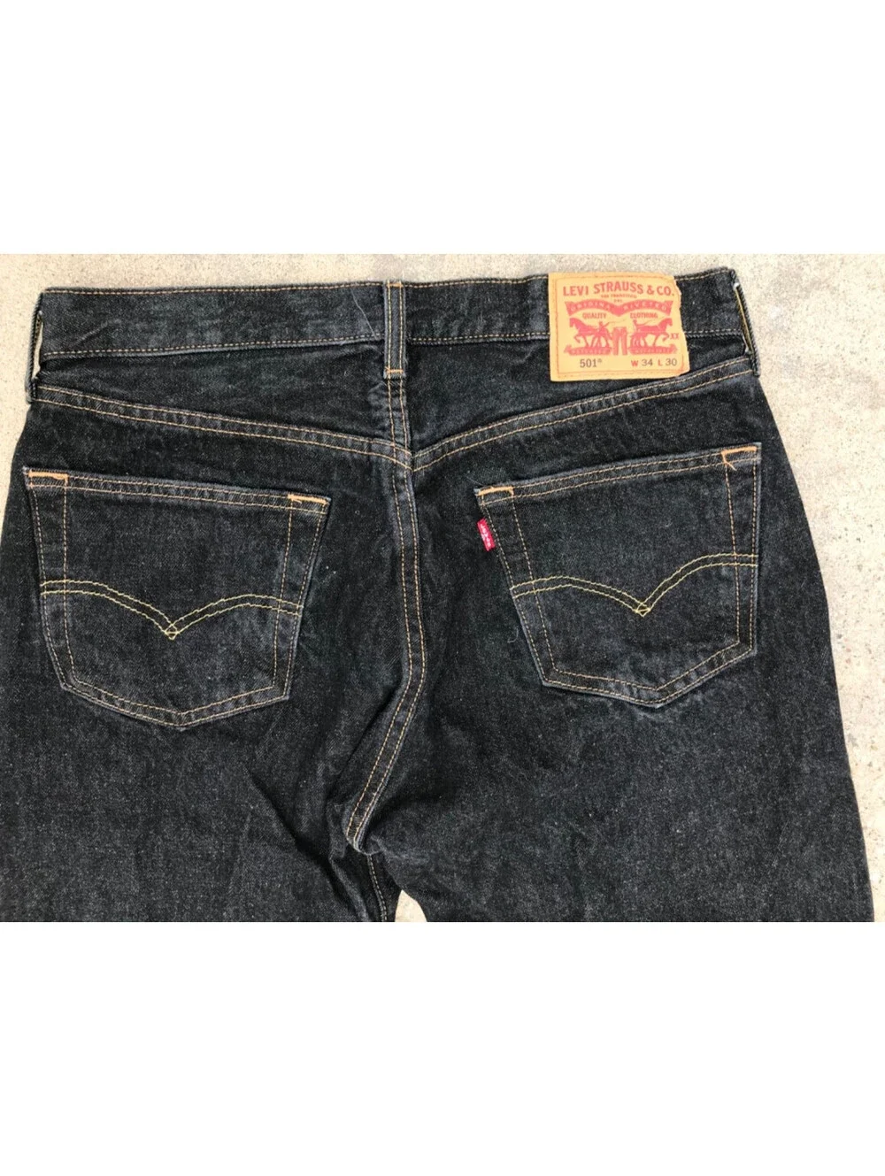 Levis 501 Jeans Mens 34x30 Black Denim Pants Button Fly Bold Dark Wash no Fading